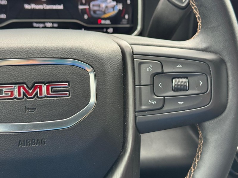 GMC Sierra 2500HD Vehicle Full-screen Gallery Image 22