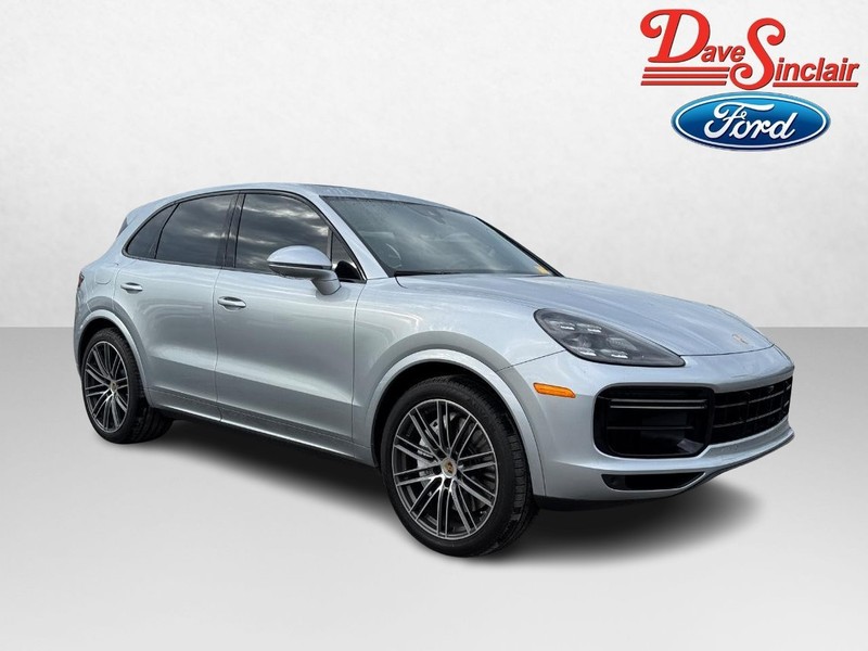 Porsche Cayenne Vehicle Full-screen Gallery Image 04