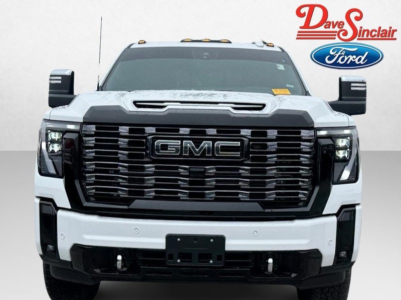 GMC Sierra 2500HD Vehicle Full-screen Gallery Image 02