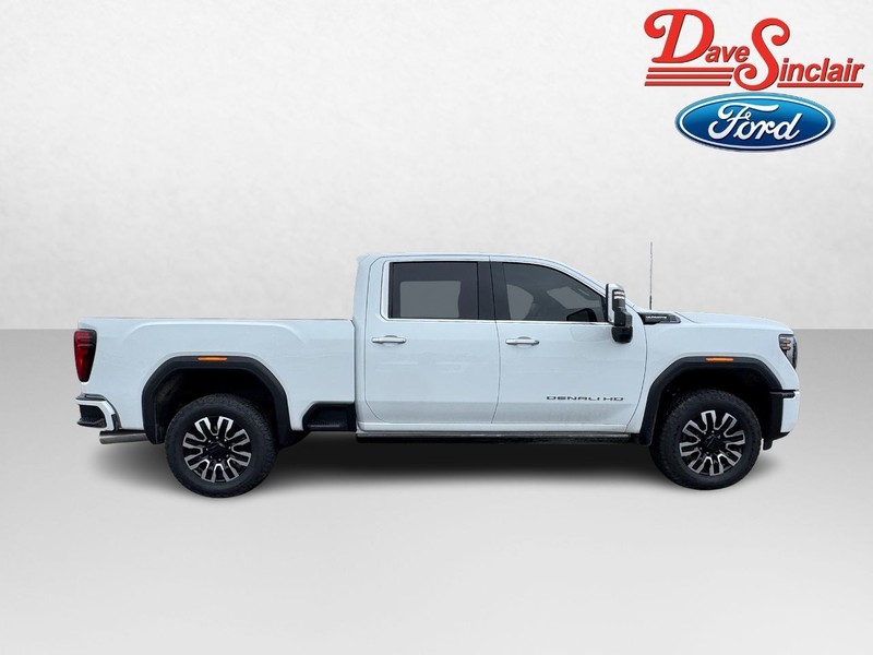 GMC Sierra 2500HD Vehicle Full-screen Gallery Image 05