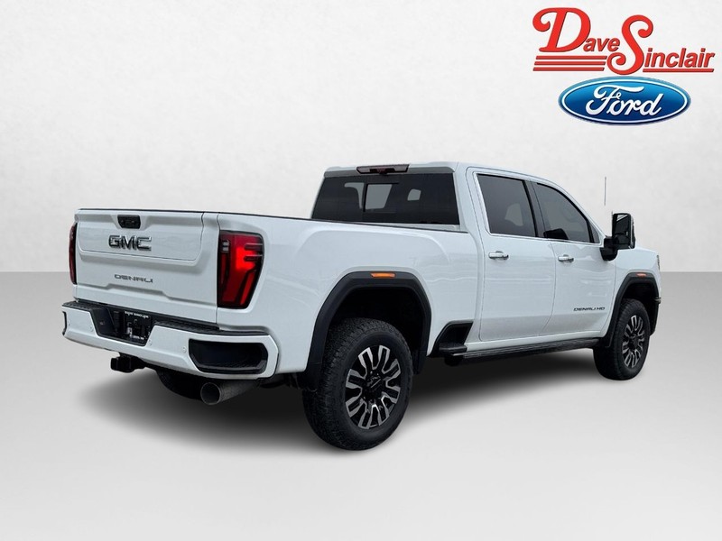GMC Sierra 2500HD Vehicle Full-screen Gallery Image 07