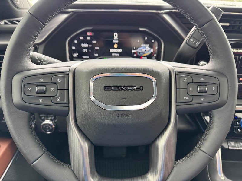 GMC Sierra 2500HD Vehicle Full-screen Gallery Image 20