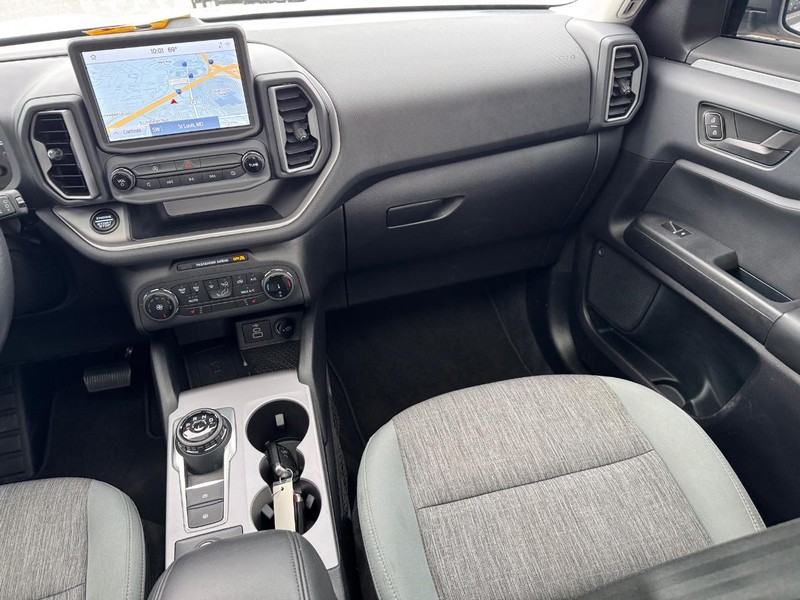 Ford Bronco Sport Vehicle Full-screen Gallery Image 17