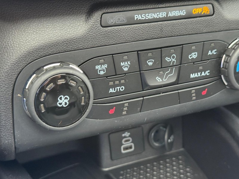 Ford Bronco Sport Vehicle Full-screen Gallery Image 24