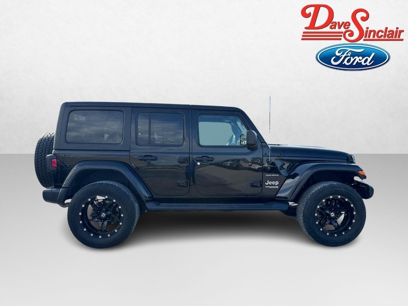 Jeep Wrangler Unlimited Vehicle Full-screen Gallery Image 05