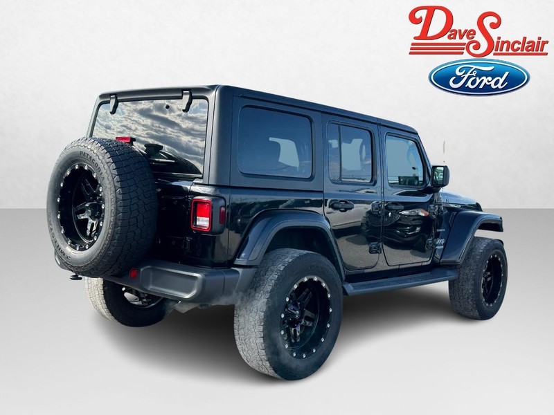 Jeep Wrangler Unlimited Vehicle Full-screen Gallery Image 07