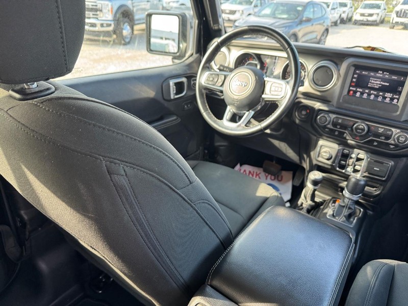 Jeep Wrangler Unlimited Vehicle Full-screen Gallery Image 14
