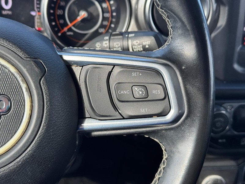 Jeep Wrangler Unlimited Vehicle Full-screen Gallery Image 21