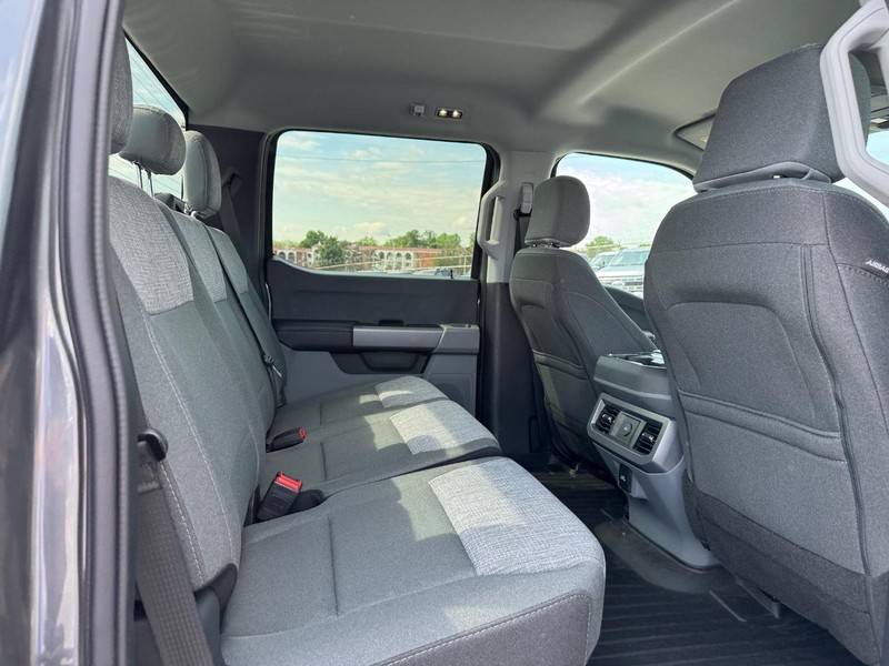 Ford Super Duty F-350 SRW Vehicle Full-screen Gallery Image 13