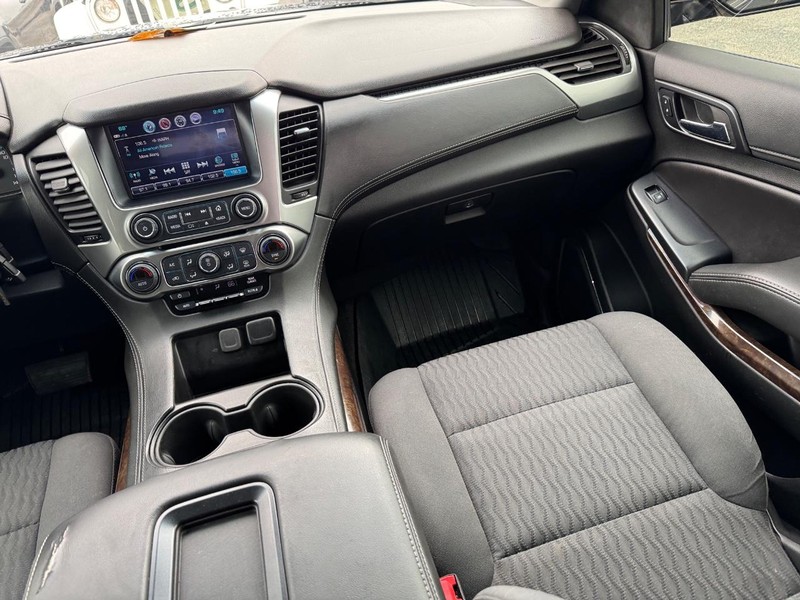Chevrolet Tahoe Vehicle Full-screen Gallery Image 18