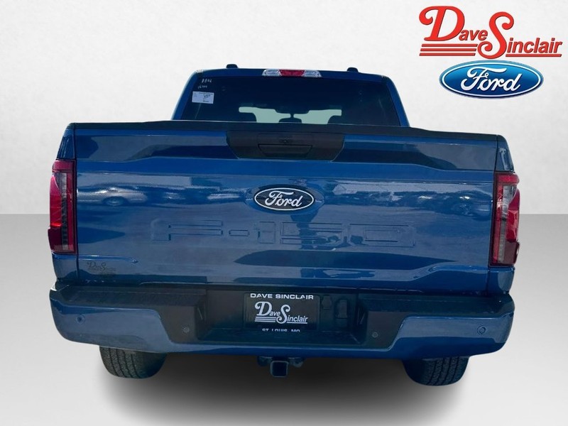 Ford F-150 Vehicle Full-screen Gallery Image 08