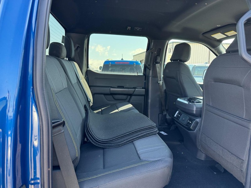 Ford F-150 Vehicle Full-screen Gallery Image 13