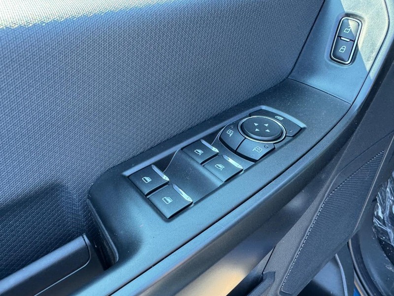Ford F-150 Vehicle Full-screen Gallery Image 19