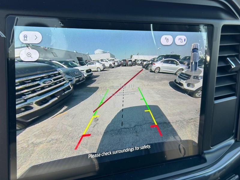 Ford F-150 Vehicle Full-screen Gallery Image 23