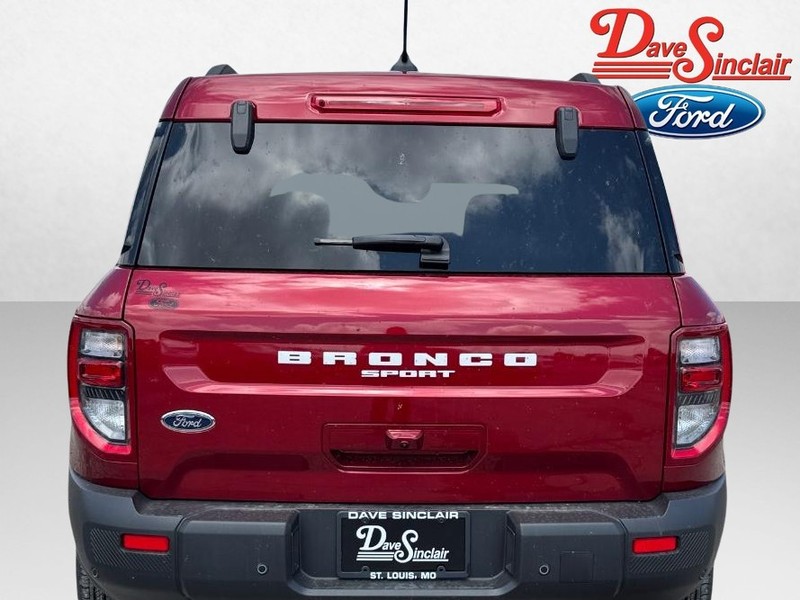 Ford Bronco Sport Vehicle Full-screen Gallery Image 08