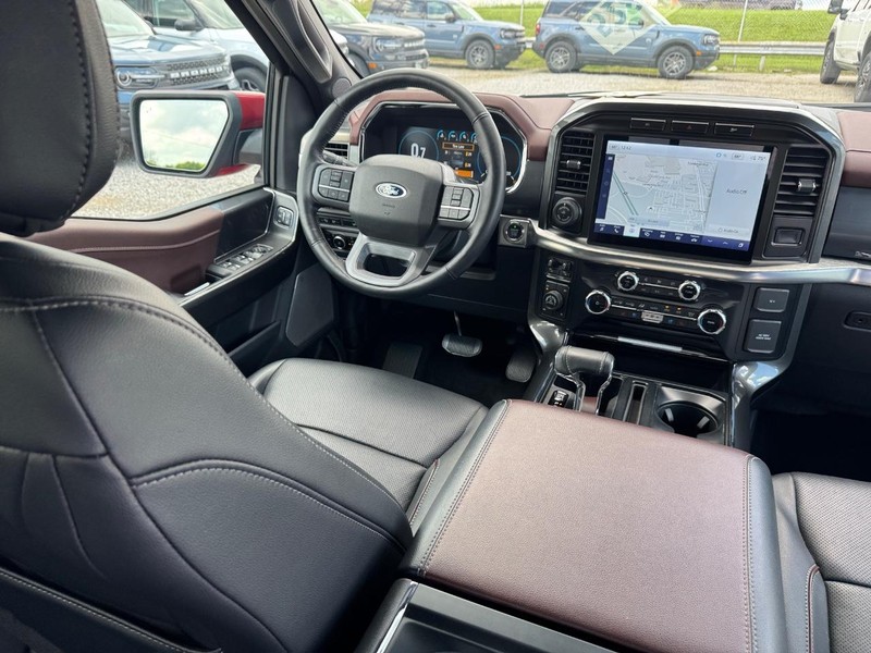 Ford F-150 Vehicle Full-screen Gallery Image 14