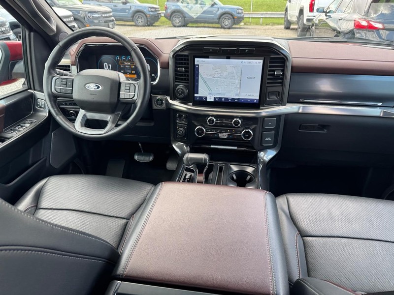Ford F-150 Vehicle Full-screen Gallery Image 15
