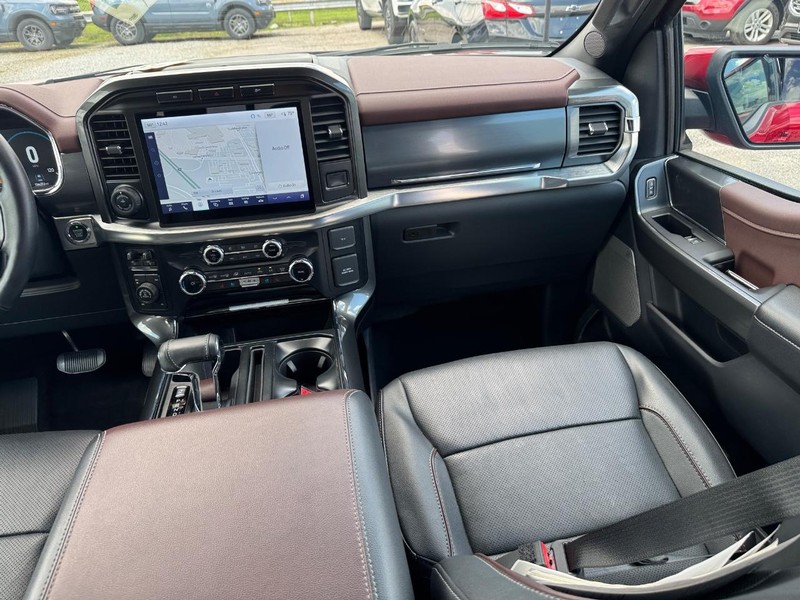 Ford F-150 Vehicle Full-screen Gallery Image 16