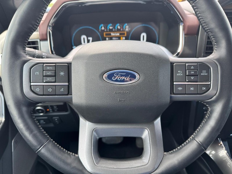 Ford F-150 Vehicle Full-screen Gallery Image 20