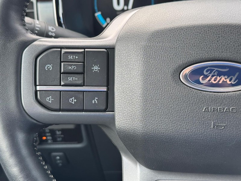 Ford F-150 Vehicle Full-screen Gallery Image 21