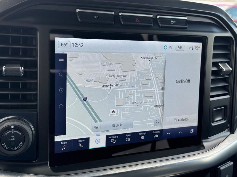 Ford F-150 Vehicle Full-screen Gallery Image 23