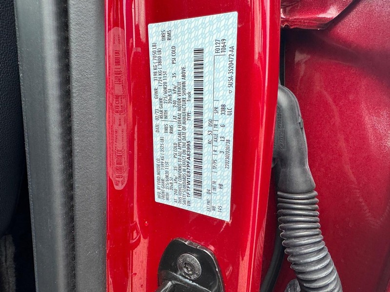 Ford F-150 Vehicle Full-screen Gallery Image 26