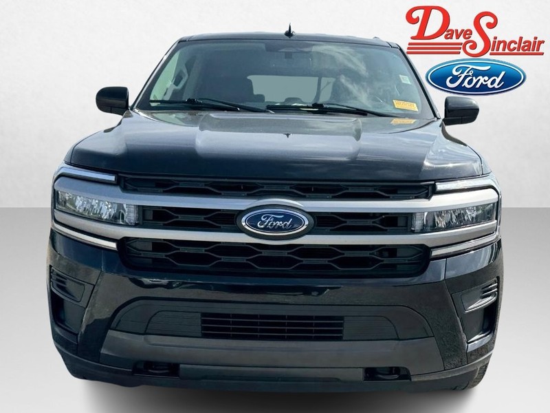 Ford Expedition Vehicle Full-screen Gallery Image 02