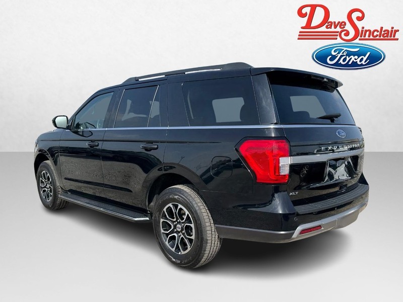 Ford Expedition Vehicle Full-screen Gallery Image 09