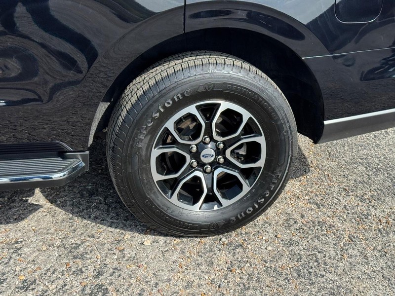 Ford Expedition Vehicle Full-screen Gallery Image 11