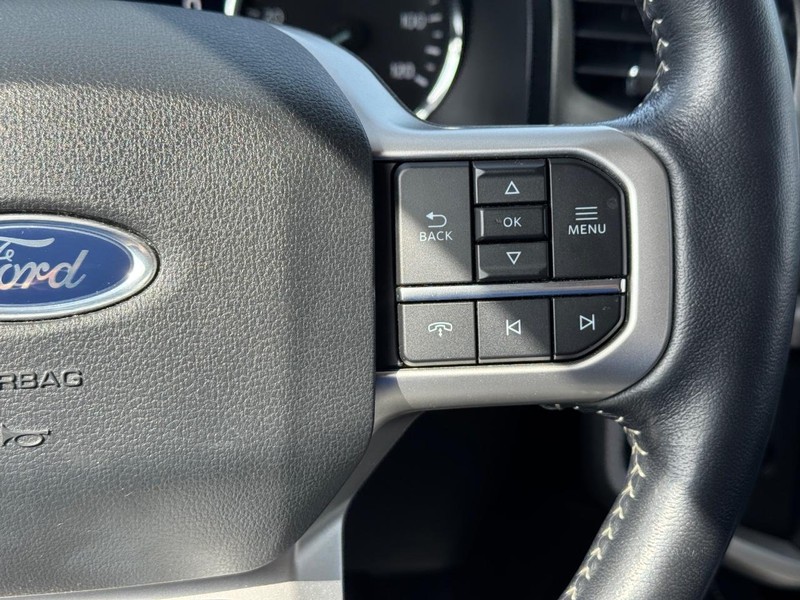 Ford Expedition Vehicle Full-screen Gallery Image 23