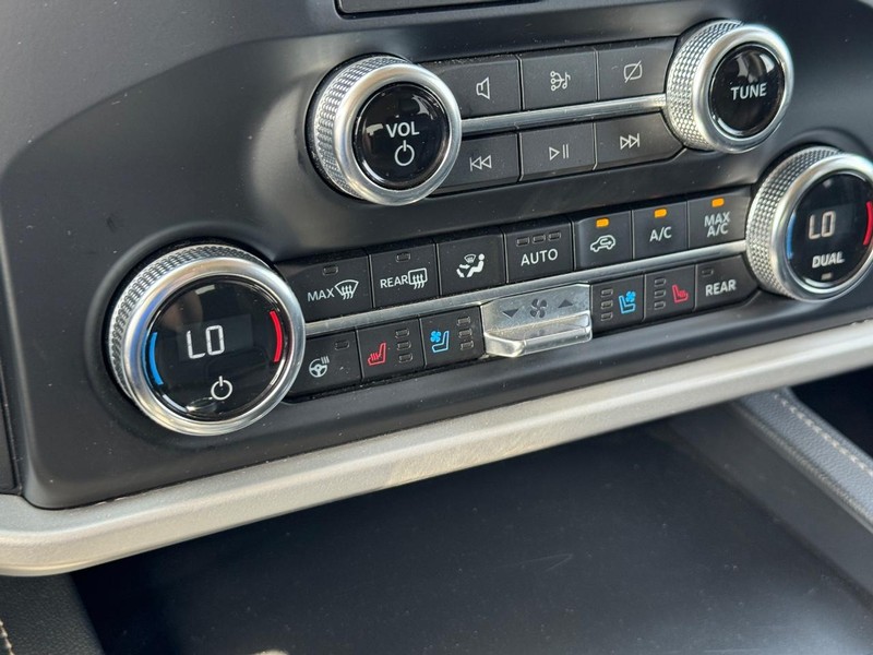 Ford Expedition Vehicle Full-screen Gallery Image 25