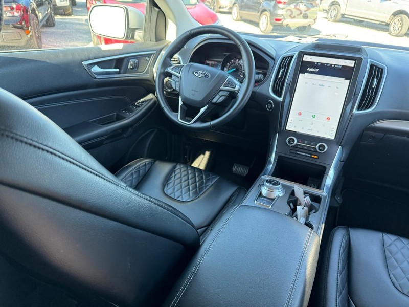 Ford Edge Vehicle Full-screen Gallery Image 14