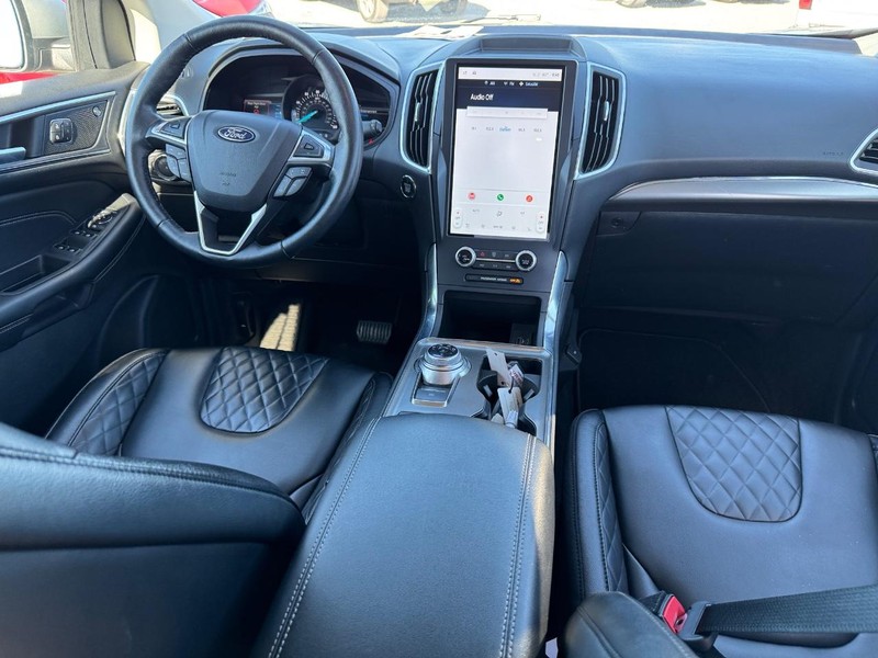 Ford Edge Vehicle Full-screen Gallery Image 15