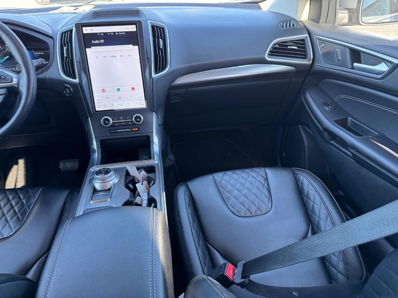 Ford Edge Vehicle Full-screen Gallery Image 16