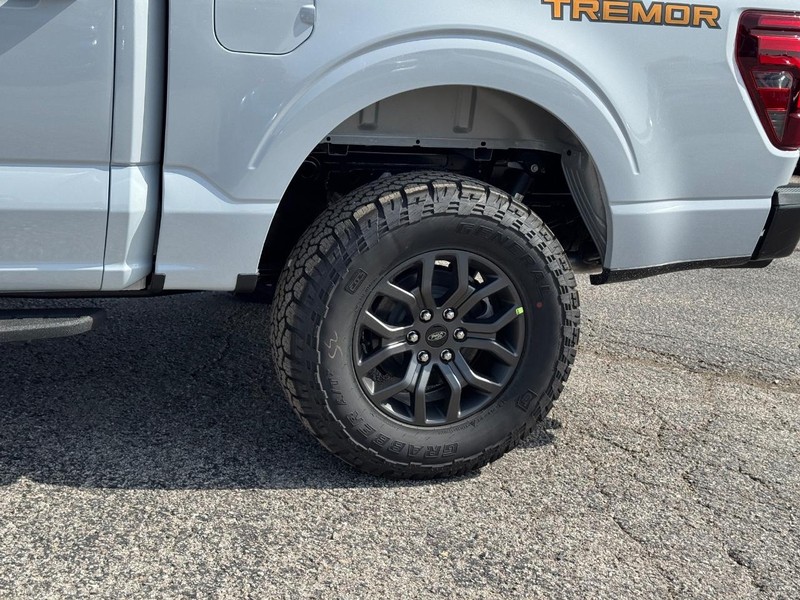 Ford F-150 Vehicle Full-screen Gallery Image 11