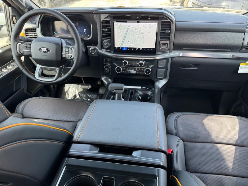 Ford F-150 Vehicle Full-screen Gallery Image 14