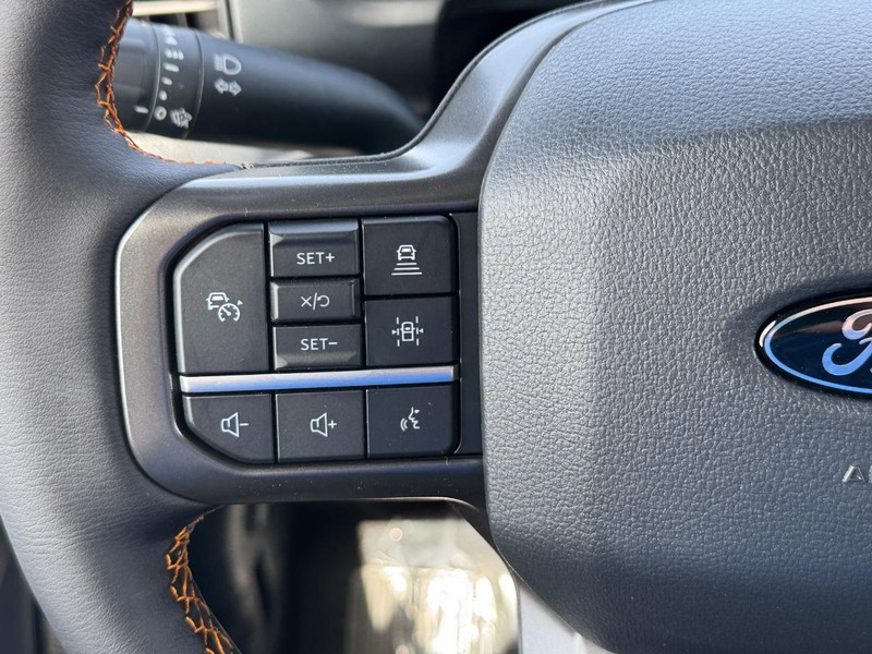 Ford F-150 Vehicle Full-screen Gallery Image 22