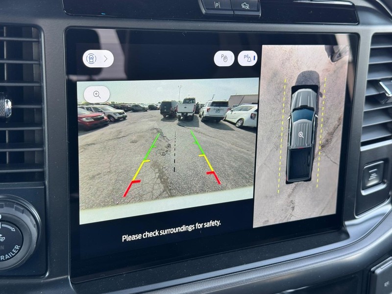 Ford F-150 Vehicle Full-screen Gallery Image 26