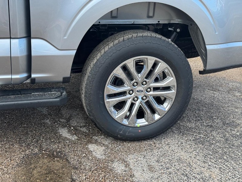 Ford F-150 Vehicle Full-screen Gallery Image 11