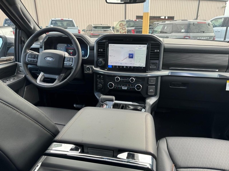 Ford F-150 Vehicle Full-screen Gallery Image 15