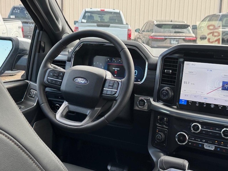 Ford F-150 Vehicle Full-screen Gallery Image 16