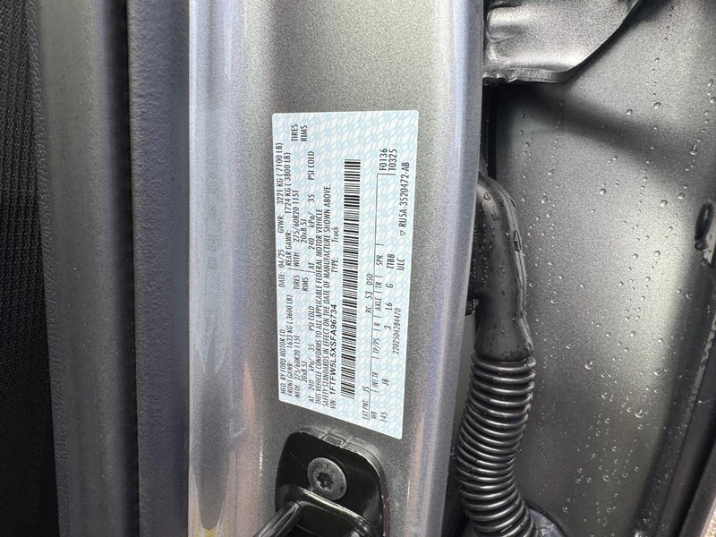 Ford F-150 Vehicle Full-screen Gallery Image 28