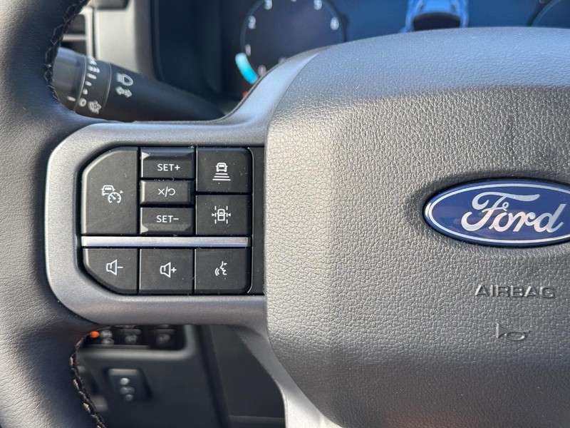 Ford F-150 Vehicle Full-screen Gallery Image 22