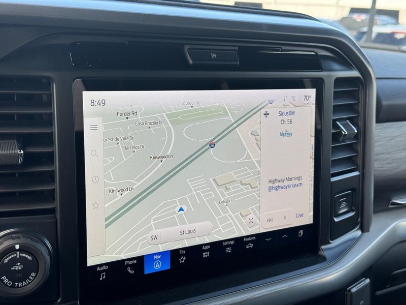 Ford F-150 Vehicle Full-screen Gallery Image 24