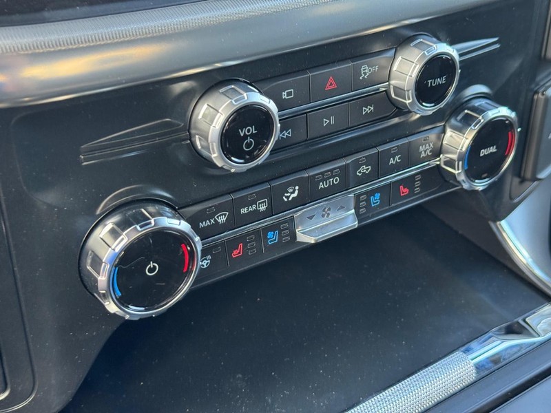 Ford F-150 Vehicle Full-screen Gallery Image 25