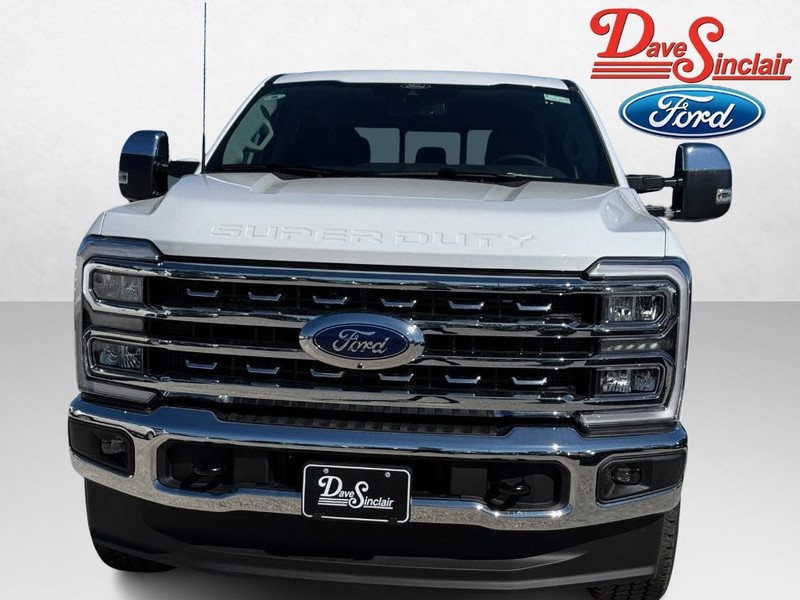 Ford Super Duty F-250 SRW Vehicle Full-screen Gallery Image 02