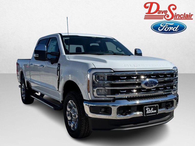 Ford Super Duty F-250 SRW Vehicle Full-screen Gallery Image 04