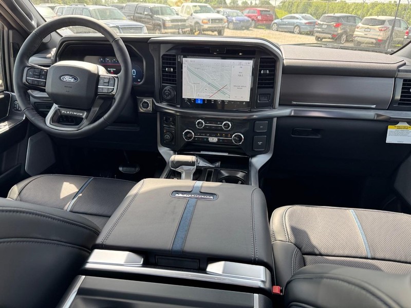 Ford F-150 Vehicle Full-screen Gallery Image 15