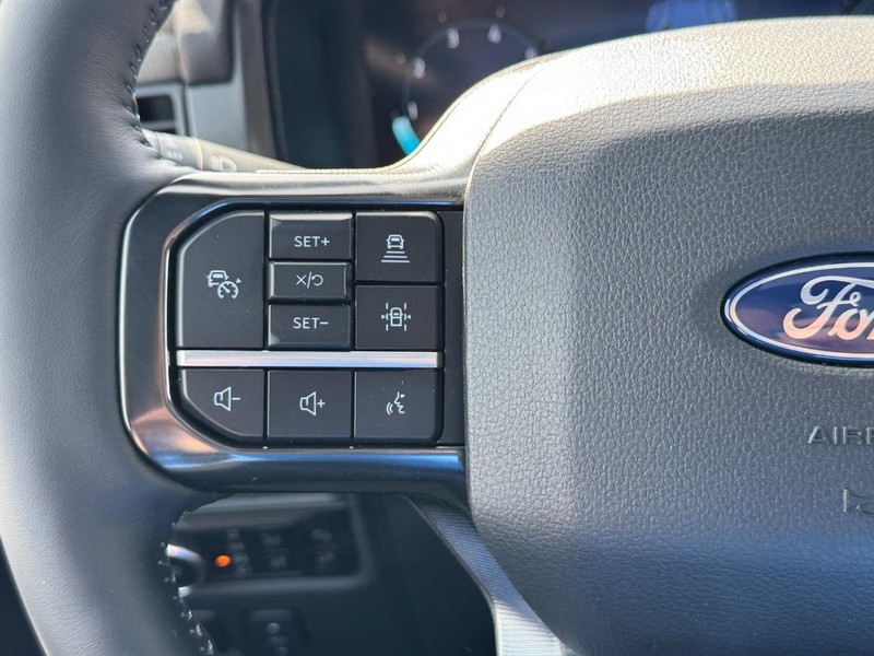 Ford F-150 Vehicle Full-screen Gallery Image 23
