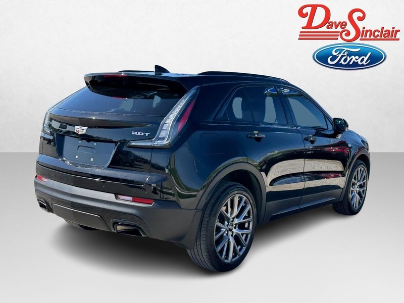 Cadillac XT4 Vehicle Full-screen Gallery Image 07